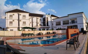 MacDestly Hotel